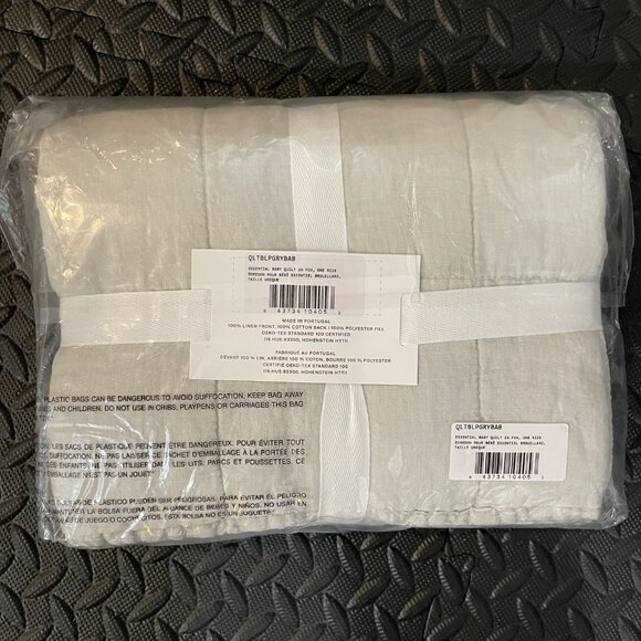 NWT - Parachute Toddler Linen Box Quilt - Color: Bone - Picture 2 of 5